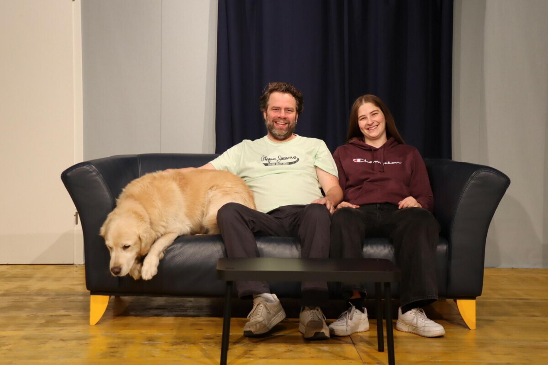 Vorhang auf fürs Sofa-Theater Hindelbank - Das Bild wird blockiert. – Möglicherweise durch einen aktiven Adblocker.
