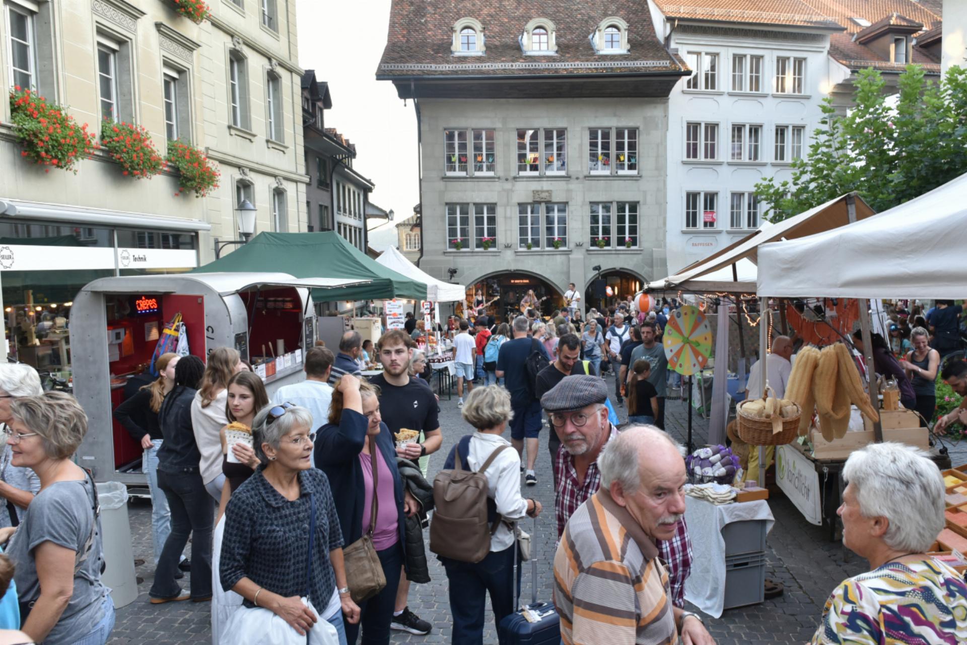 Südländischer Abend in der Oberstadt - Das Bild wird blockiert. – Möglicherweise durch einen aktiven Adblocker.
