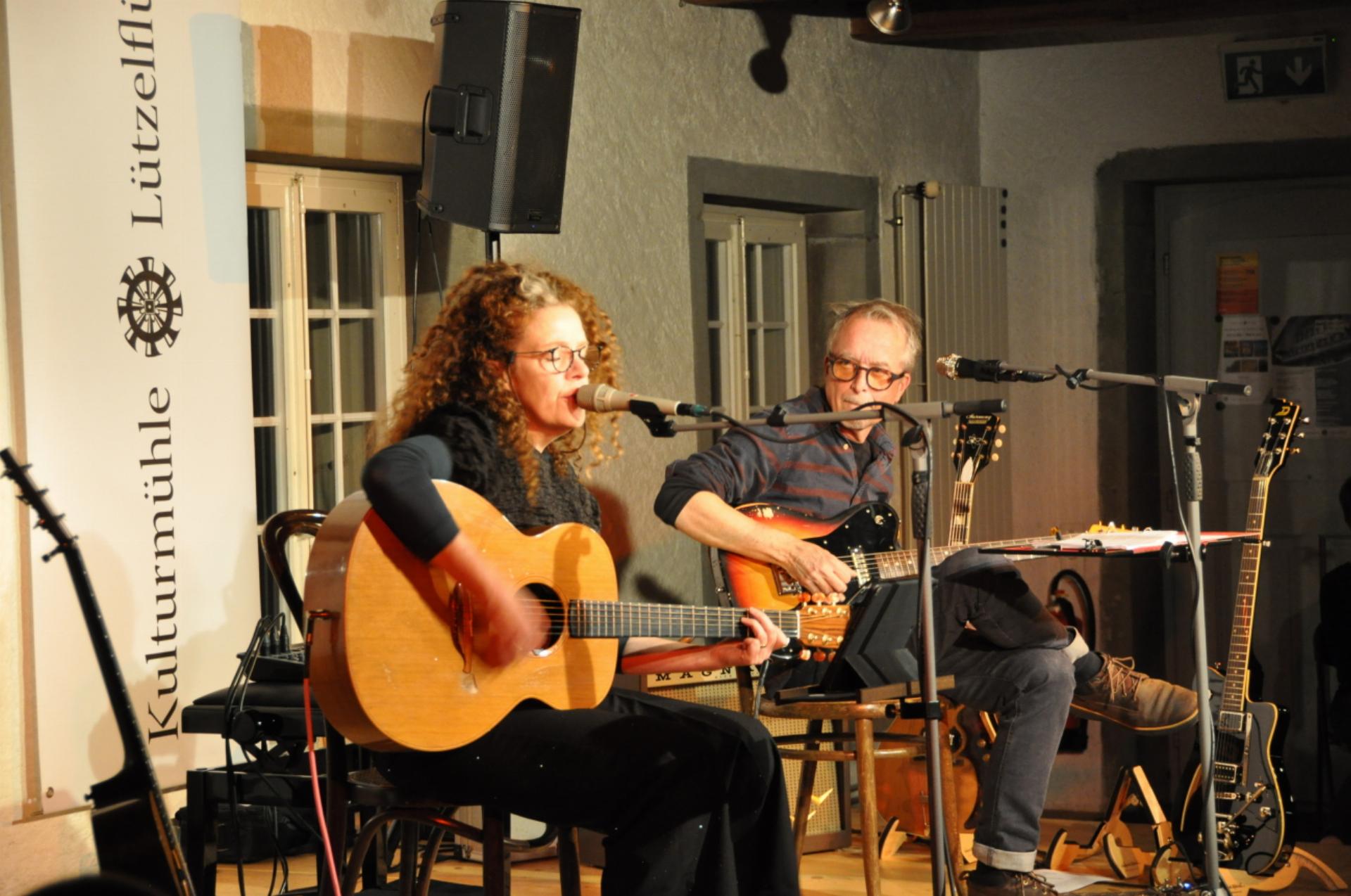 Shirley Grimes und Hank Shizzoe zu Besuch