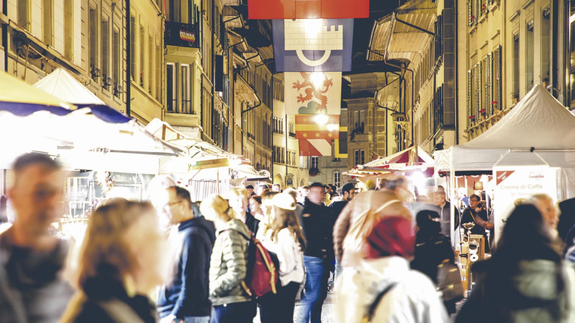 Ausgelassene Après-Ski-Stimmung am Nachtmarkt