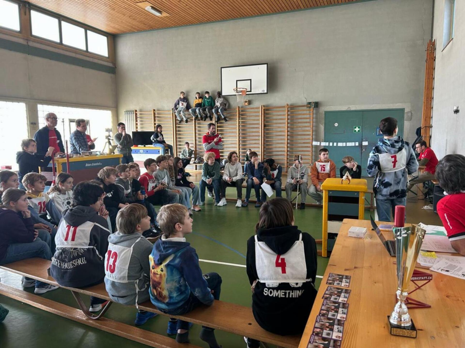 Finale des Tüftelwettbewerbs «Elektromagnet» - Das Bild wird blockiert. – Möglicherweise durch einen aktiven Adblocker.