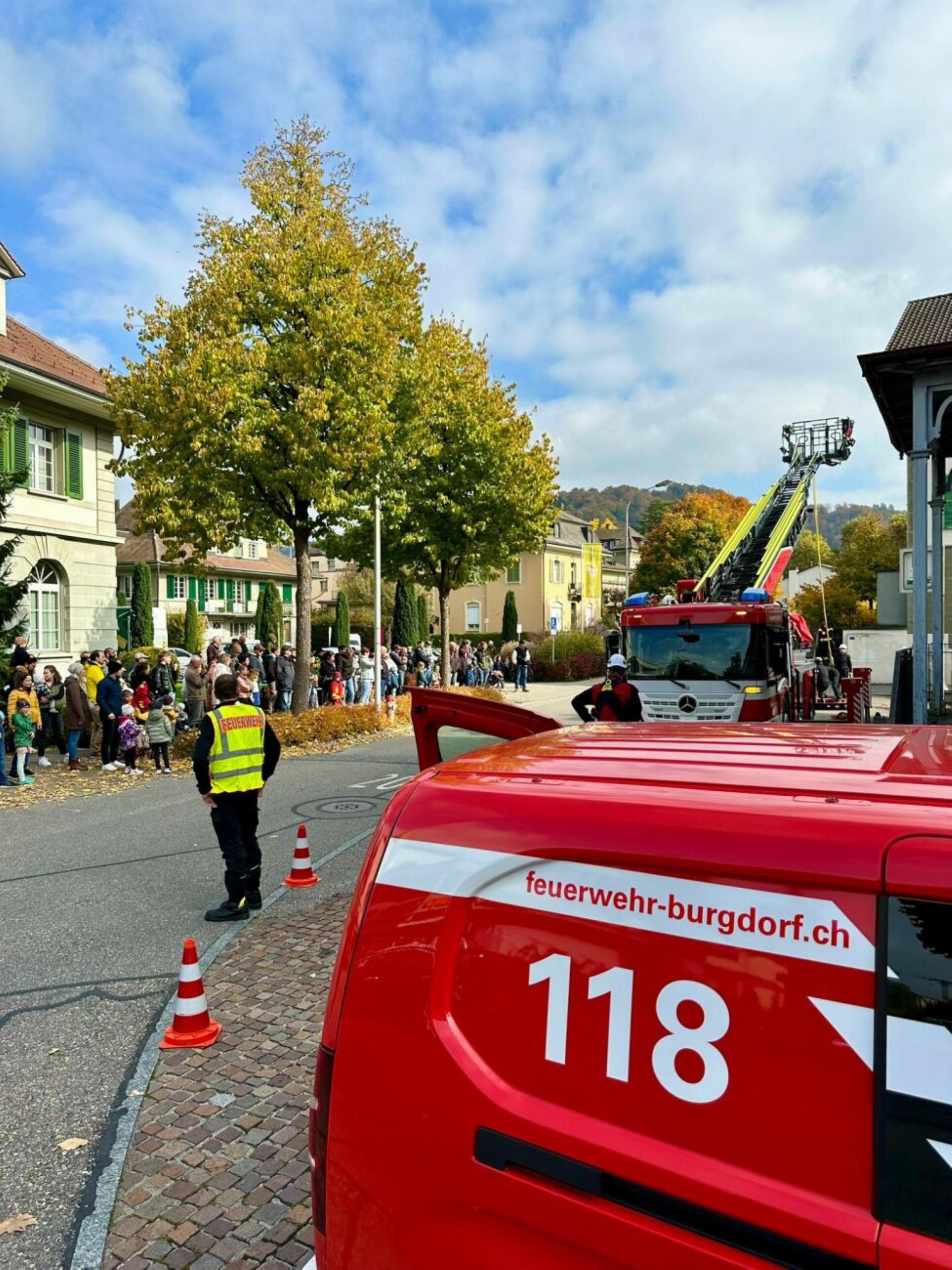 Erfolgreiche Hauptübung der Feuerwehr Burgdorf - Das Bild wird blockiert. – Möglicherweise durch einen aktiven Adblocker.