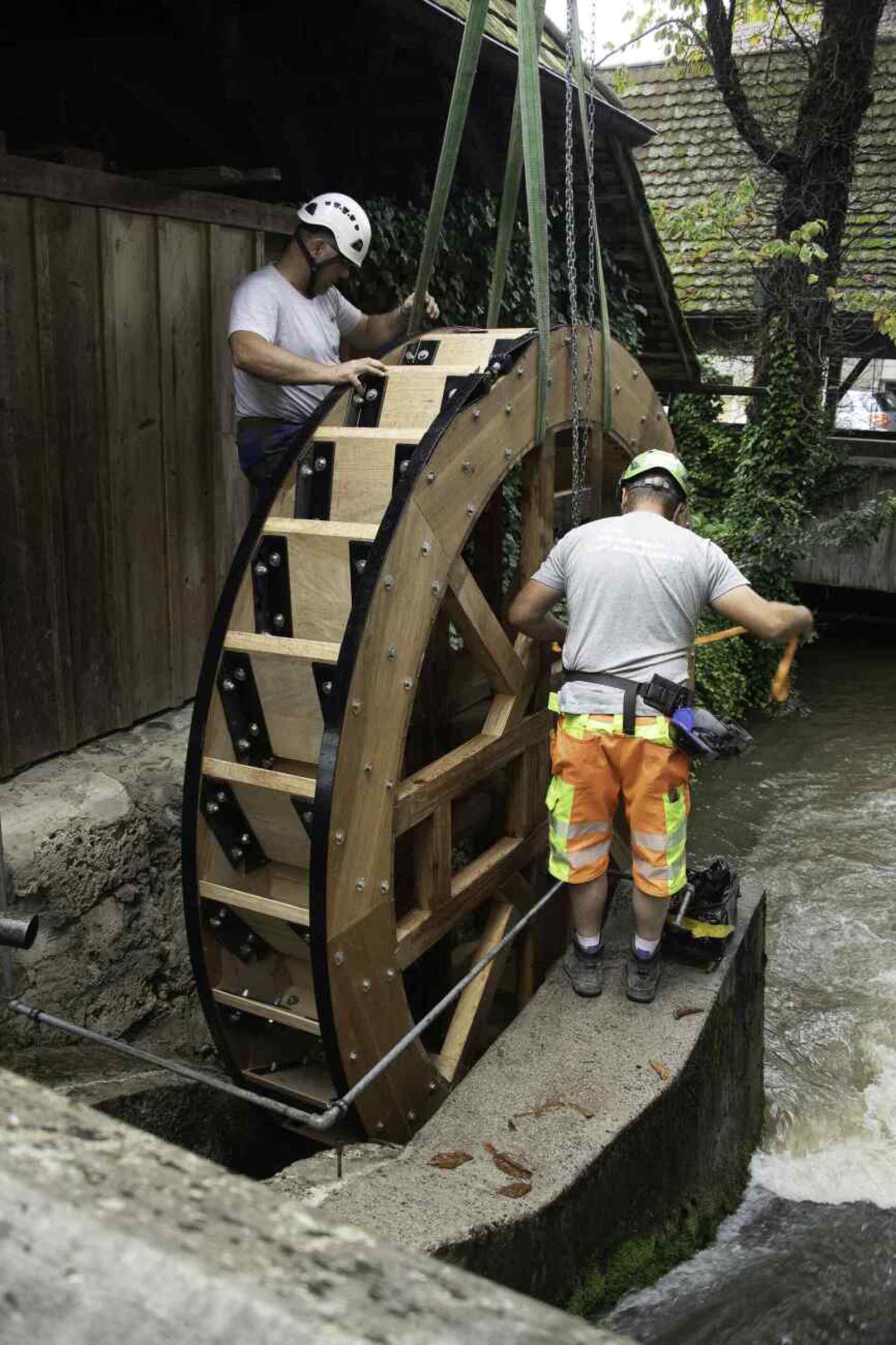 Neues Wasserrad für die Kulturmühle in Lützelflüh