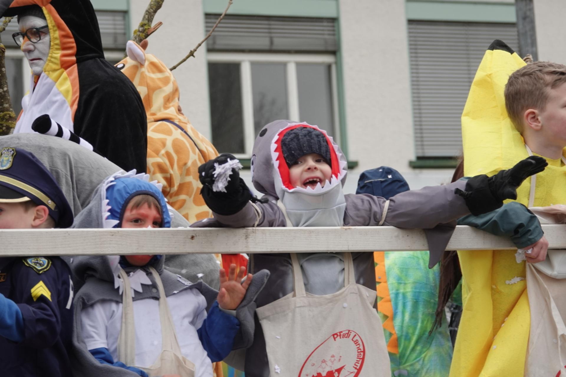 Zämme hüüüüü! – Dorffasnacht 2026 in Bätterkinden - Das Bild wird blockiert. – Möglicherweise durch einen aktiven Adblocker.