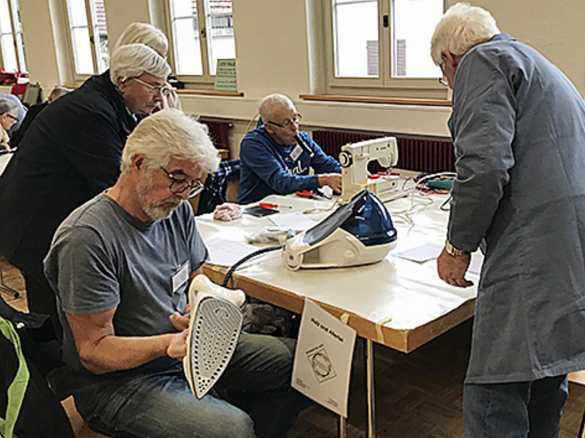 Sehr gut besuchtes Reparaturcafé Wynigen