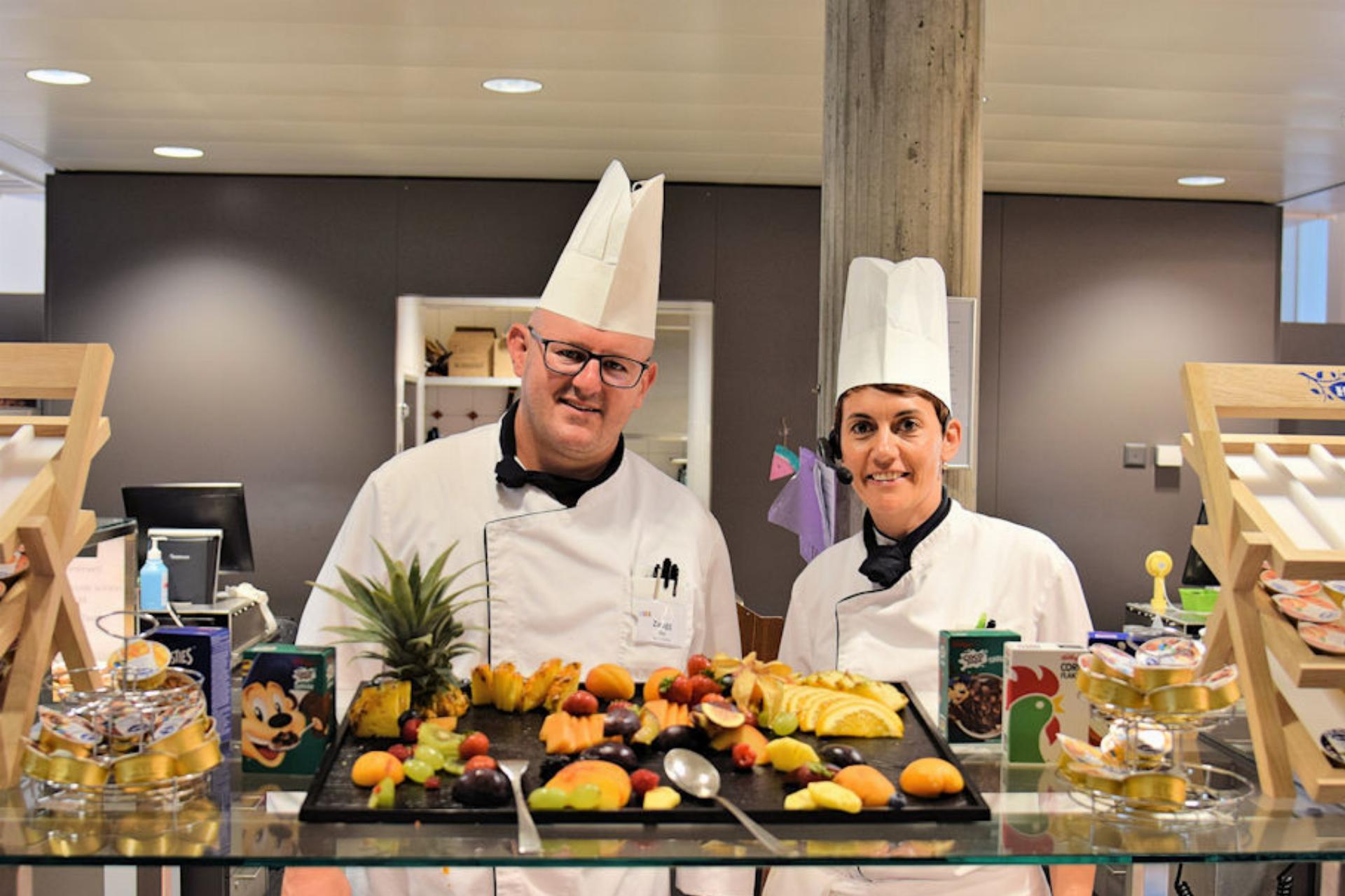Ausgelassener Brunch mit Konzert