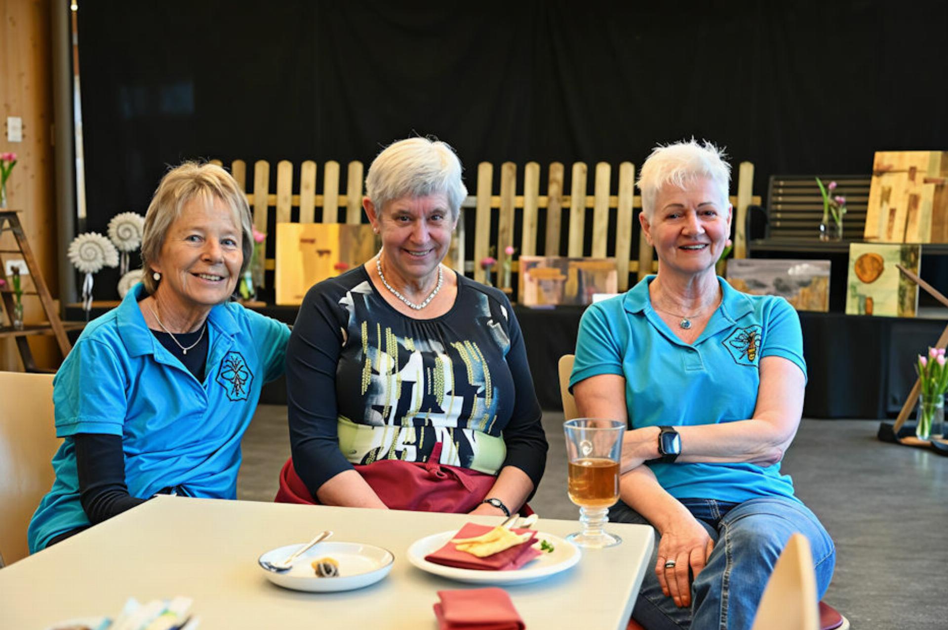 Schöne Ausstellung der Kursarbeiten - Das Bild wird blockiert. – Möglicherweise durch einen aktiven Adblocker.