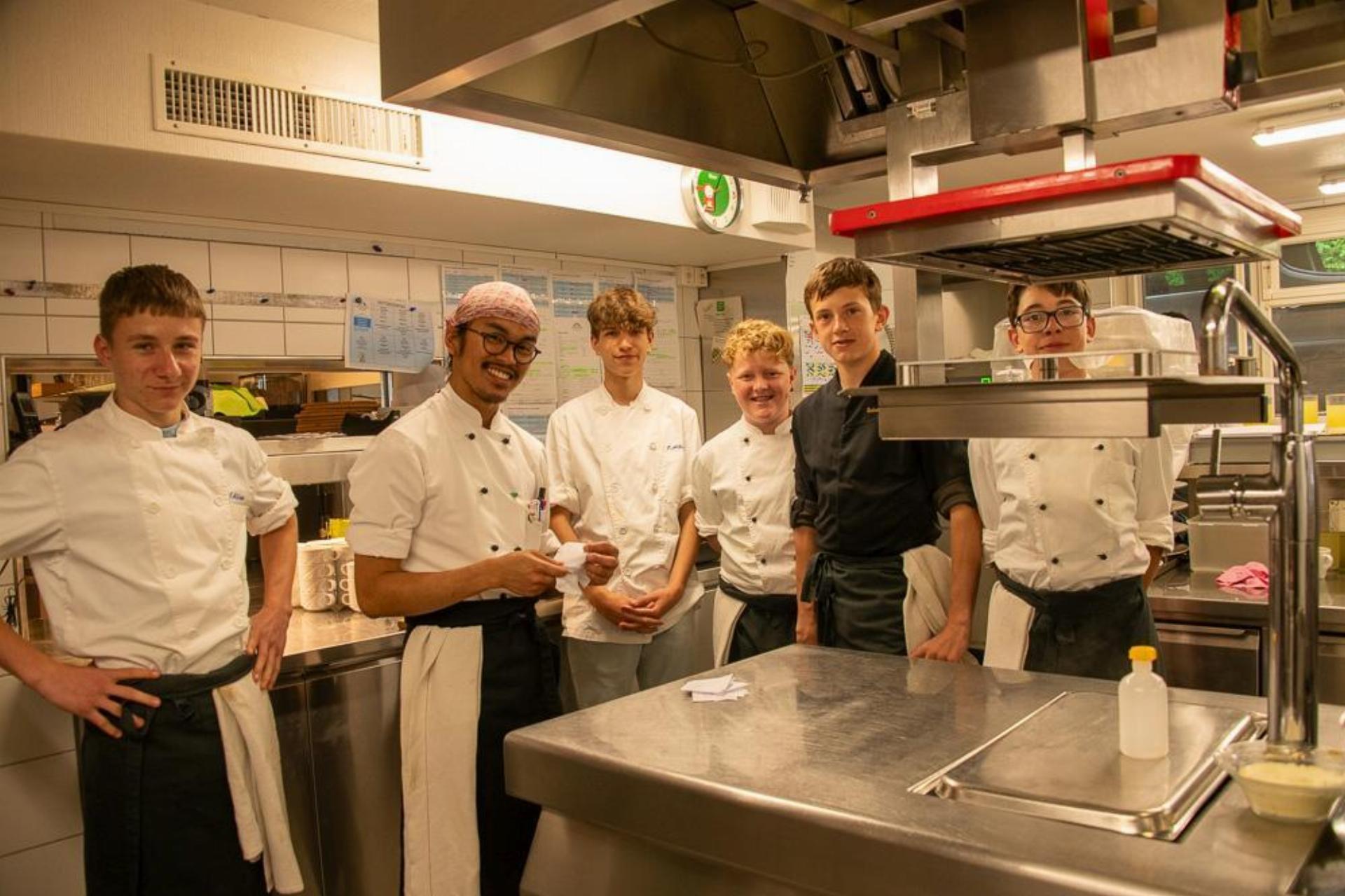 "Klassengastro" - Schülerinnen und Schüler führten ein Restaurant