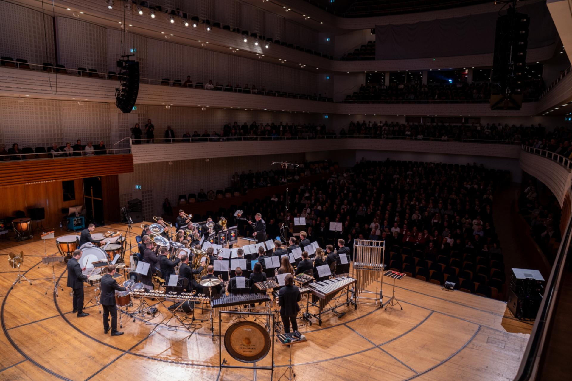 Die Brass Band Emmental glänzt am 50. Schweizerischen Brass Band Wettbewerb - Das Bild wird blockiert. – Möglicherweise durch einen aktiven Adblocker.