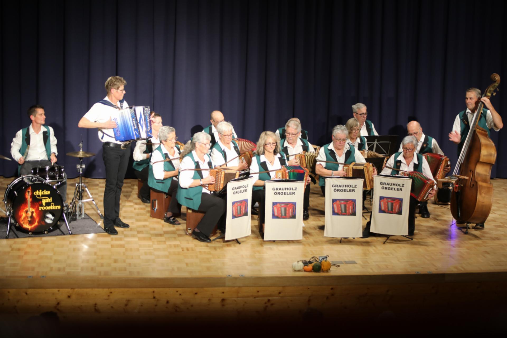 Unterhaltungsabend mit CD-Taufe - Das Bild wird blockiert. – Möglicherweise durch einen aktiven Adblocker.