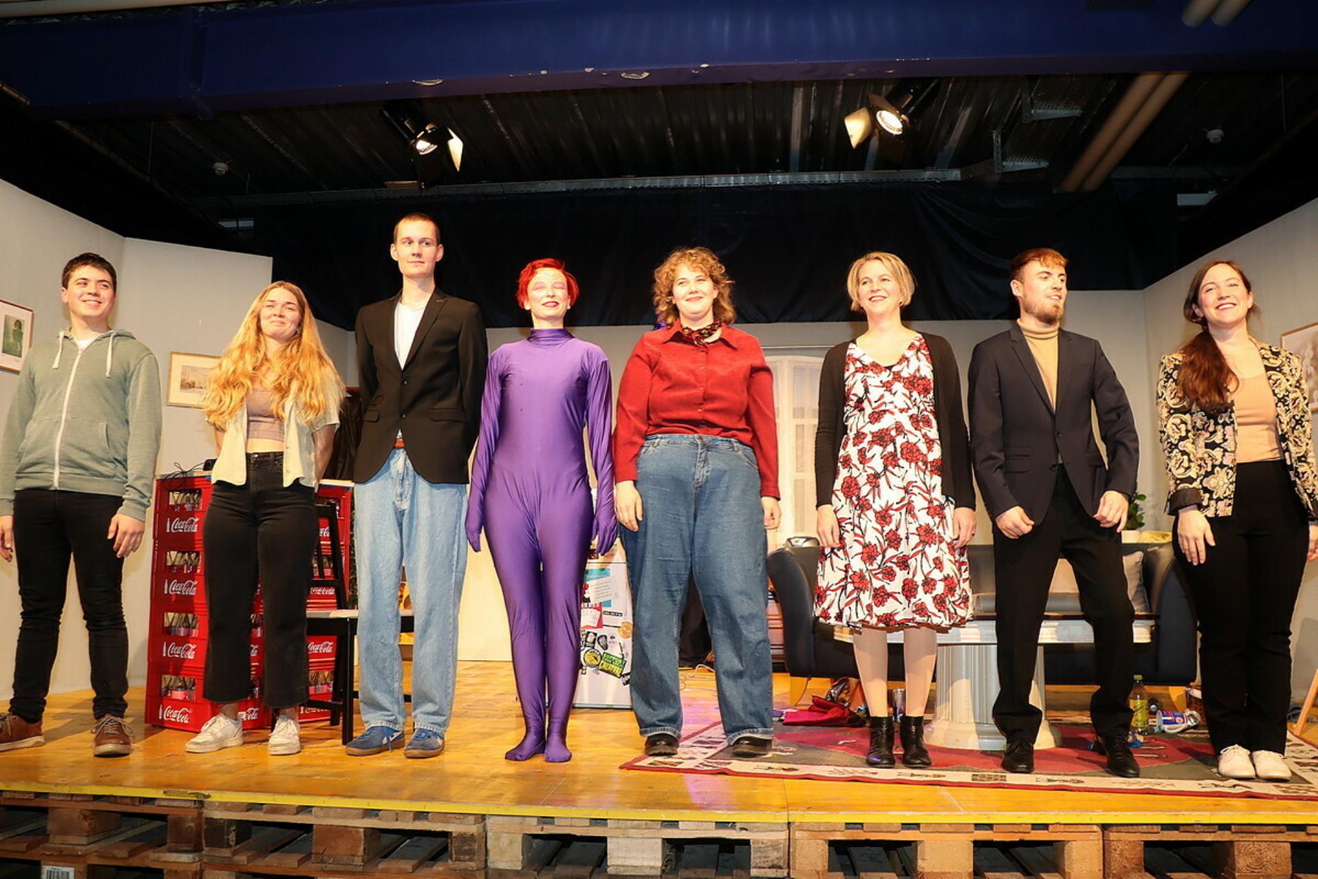 Füüf Halunke- eine Krimikomödie im Sofa-Theater - Das Bild wird blockiert. – Möglicherweise durch einen aktiven Adblocker.