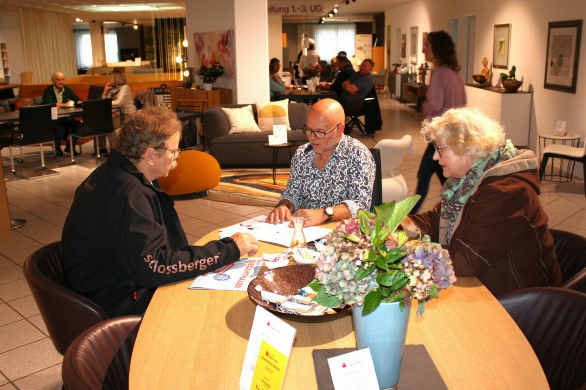 Sehr gut besuchter Auftakt der Wohnschau bei Möbel Siegenthaler - Das Bild wird blockiert. – Möglicherweise durch einen aktiven Adblocker.