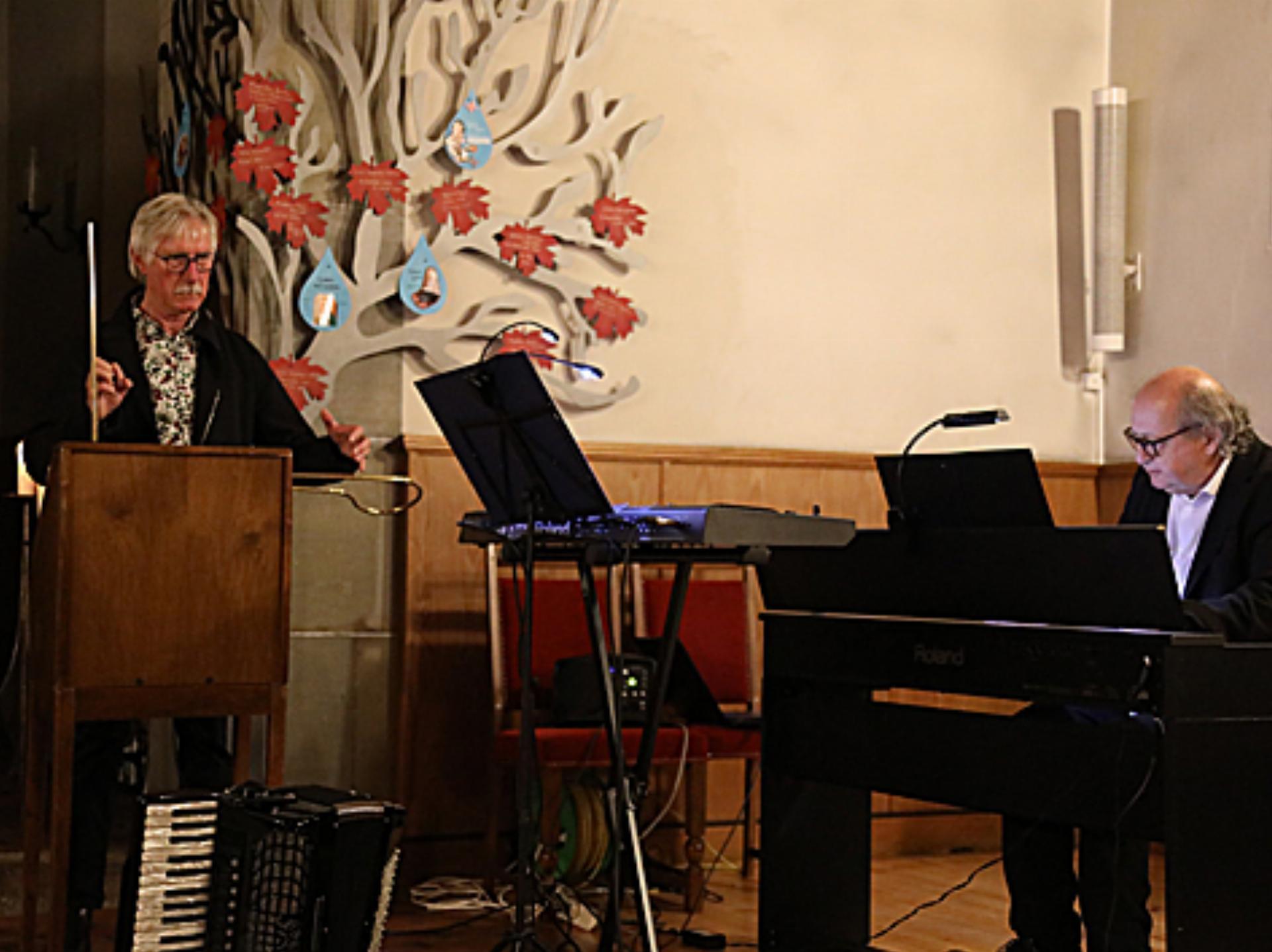 Beeindruckendes Film-Konzert mit improvisierter Musik in der Kirche