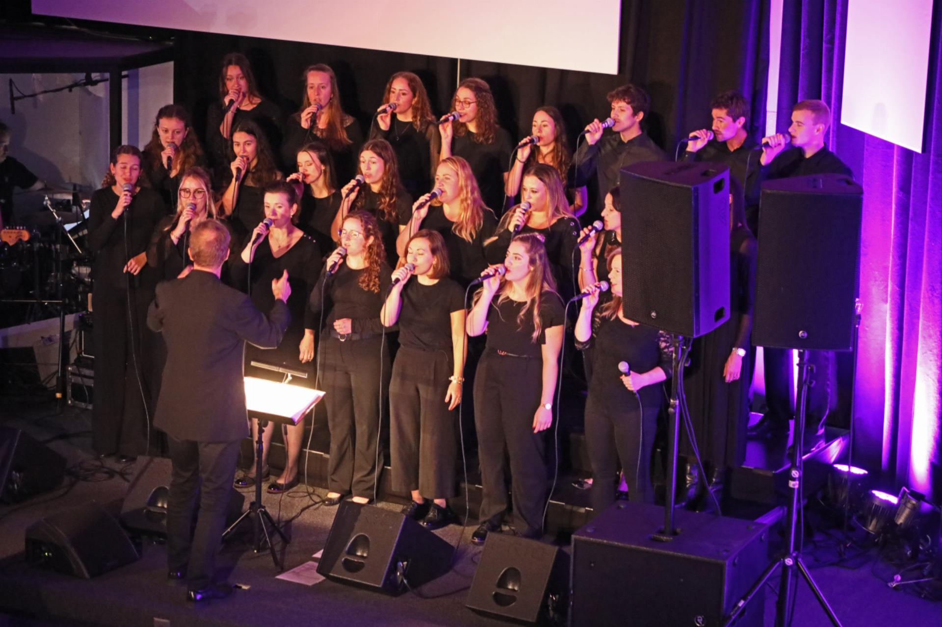 Auftakt zum Advent mit einem Gospelkonzert - Das Bild wird blockiert. – Möglicherweise durch einen aktiven Adblocker.