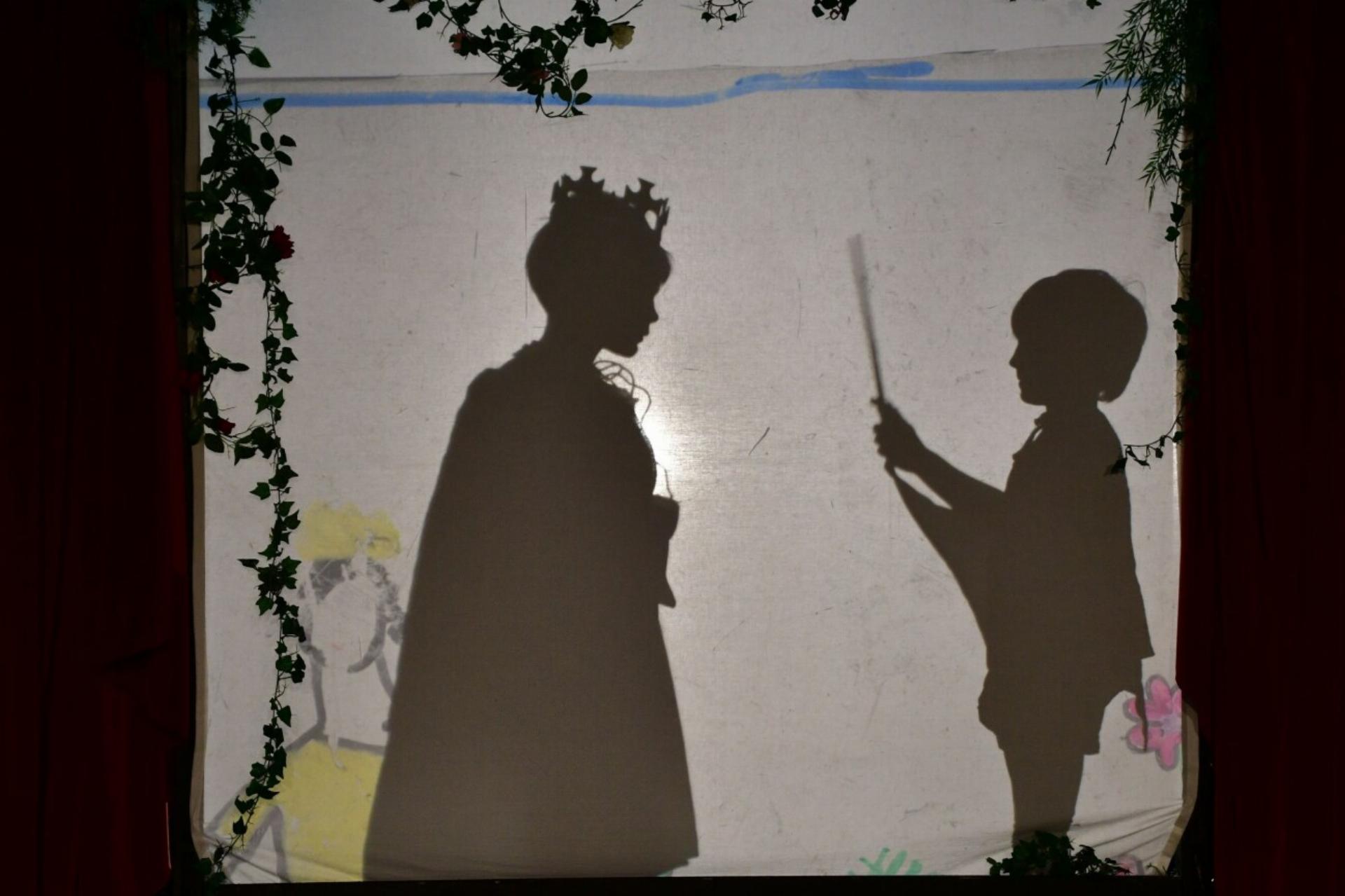 Junge Zirkustalente bringen das Publikum zum Staunen - Das Bild wird blockiert. – Möglicherweise durch einen aktiven Adblocker.