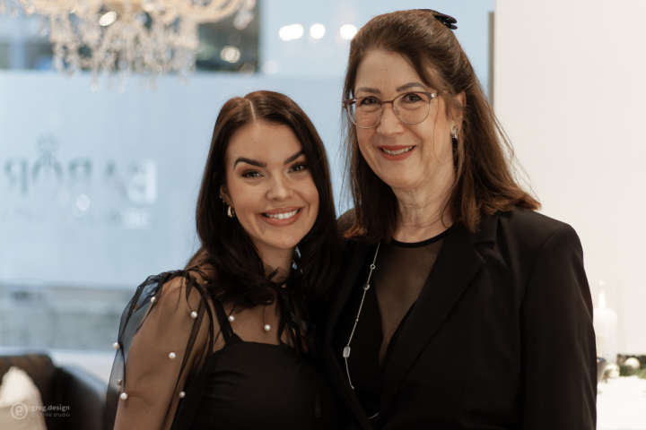 Die neue Geschäftsleiterin Giulia Liberti mit ihrer Vorgängerin Karin Stettler. 