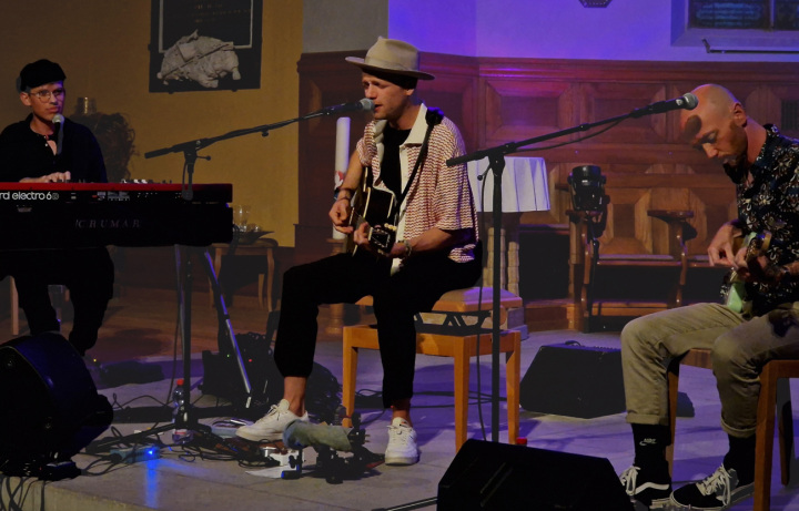 Von links: Andrin Burfeindt (Keys), Lucky Wüthrich (Vocals, Guitars) und Andreas Aeberhard (Bass).