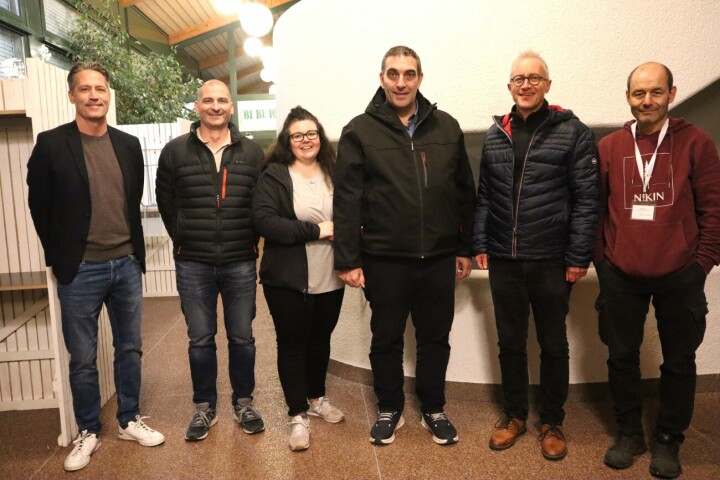 Die Projektgruppe von links: Thomas Hofer, ehemaliger Schulleiter Fraubrunnen, Urs Berger, Bauverwalter Gemeinde Fraubrunnen und Projektleiter, Sarah Fahrni, Sachbearbeiterin Bauverwaltung Fraubrunnen, Felic Ceccato, Gemeinderat Fraubrunnen, Stefan Götschmann, Architekt, und Markus Fäs, Lehrer an der Schule Fraubrunnen. Auf dem Bild fehlt Felix Blatter, Kommission Finanzen und Liegenschaften. Die Projektgruppe von links: Thomas Hofer, ehemaliger Schulleiter Fraubrunnen, Urs Berger, Bauverwalter Gemeinde Fraubrunnen und Projektleiter, Sarah Fahrni, Sachbearbeiterin Bauverwaltung Fraubrunnen, Felic Ceccato, Gemeinderat Fraubrunnen, Stefan Götschmann, Architekt, und Markus Fäs, Lehrer an der Schule Fraubrunnen. Auf dem Bild fehlt Felix Blatter, Kommission Finanzen und Liegenschaften.