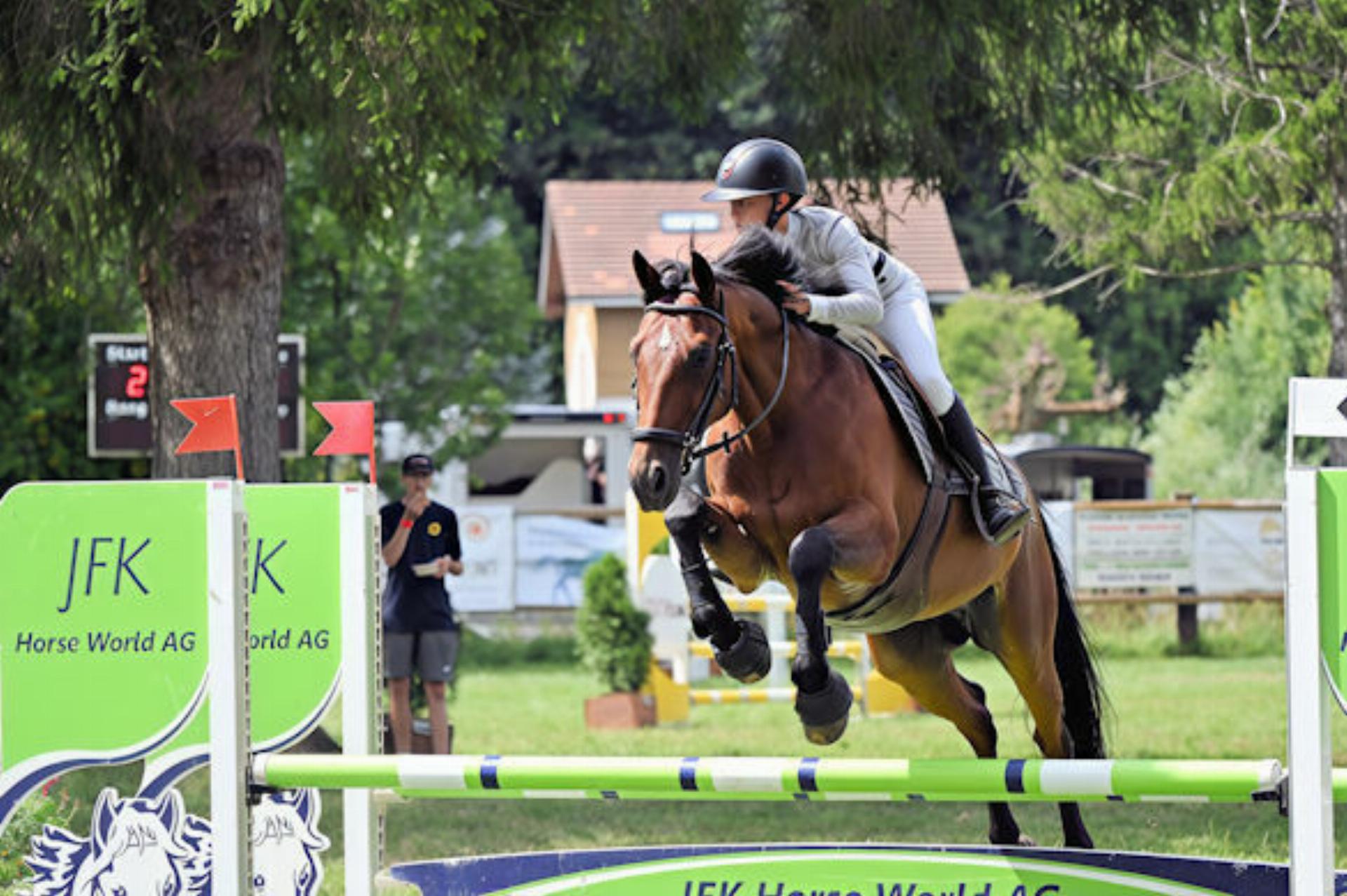 Zwei Tage Pferdesport auf dem Reitplatz Schachen - Das Bild wird blockiert. – Möglicherweise durch einen aktiven Adblocker.
