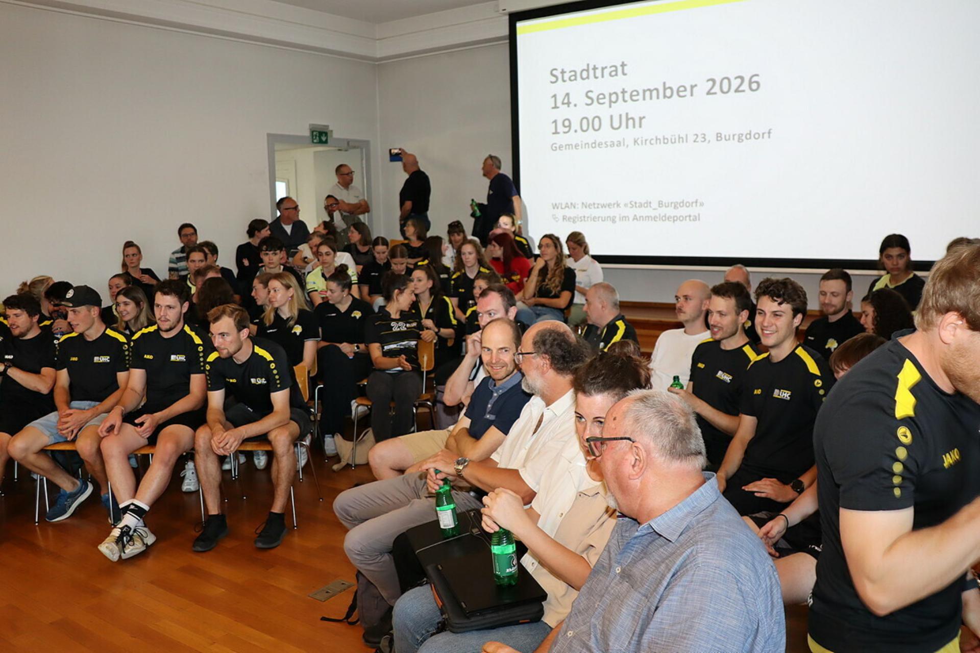 Sporthallen, Schulraum und Stadtplanung beschäftigten den Stadtrat   - Das Bild wird blockiert. – Möglicherweise durch einen aktiven Adblocker.