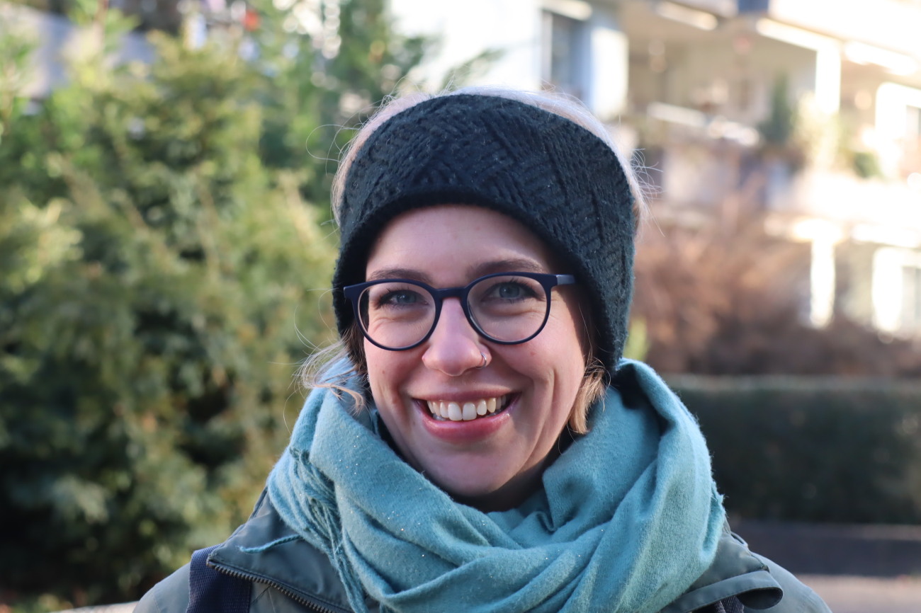 Anina 2025 war ein vielseitiges Jahr. Meine Kinder machen das Leben abwechslungsreich, dieses Jahr mit dem Schuleintritt (Spielgruppe und Kindergarten). Ich habe 2025 in der Oberstadt eine Massagepraxis eröffnet, ein wichtiges Ereignis für mich. Im kommenden Jahr werde ich eine Ausbildung abschliessen. Silvester treffen wir uns mit Freunden und geniessen das Zusammensein. Für das Jahr 2026 wünsche ich mir gute Gesundheit. Anina 2025 war ein vielseitiges Jahr. Meine Kinder machen das Leben abwechslungsreich, dieses Jahr mit dem Schuleintritt (Spielgruppe und Kindergarten). Ich habe 2025 in der Oberstadt eine Massagepraxis eröffnet, ein wichtiges Ereignis für mich. Im kommenden Jahr werde ich eine Ausbildung abschliessen. Silvester treffen wir uns mit Freunden und geniessen das Zusammensein. Für das Jahr 2026 wünsche ich mir gute Gesundheit.