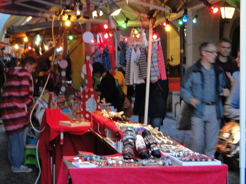 Gut besuchter Burgdorfer Nachtmarkt - Das Bild wird blockiert. – Möglicherweise durch einen aktiven Adblocker.