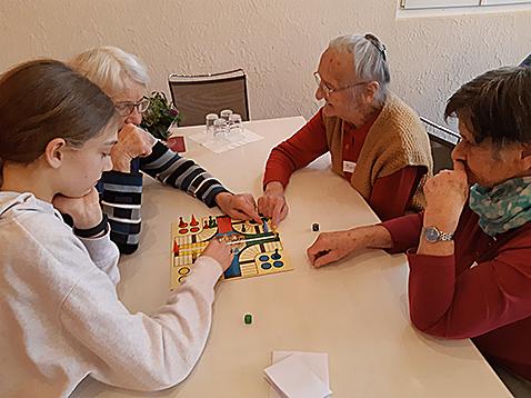 Vergnüglich-vielfältiger Spiel- und Begegnungsnachmittag im Bistro C