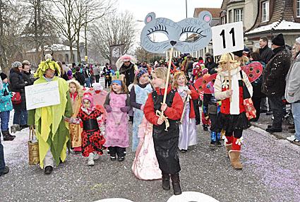 Hoch und laut lebe die «vergoldete» Fasnacht in Burgdorf - Das Bild wird blockiert. – Möglicherweise durch einen aktiven Adblocker.