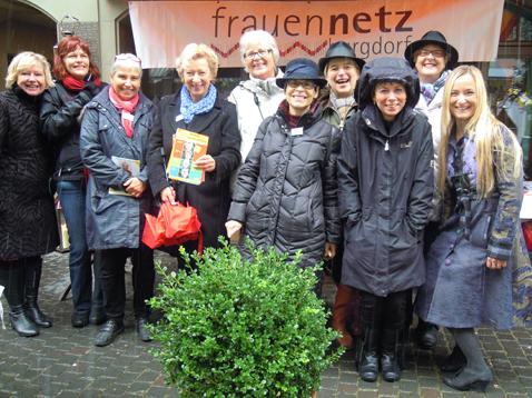 Kandidatinnen auf dem Samstagsmarkt - Das Bild wird blockiert. – Möglicherweise durch einen aktiven Adblocker.