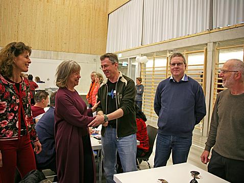 Neujahrs-Apéro, Ehrungen und Theater im Ortszentrum Rüedismatt