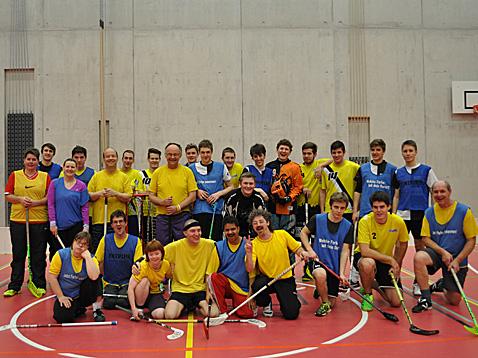 Sportlich-freundschaftlicher Unihockey-Plausch