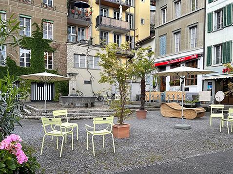 Öffentliche Möblierung auf dem Hofstattplatz