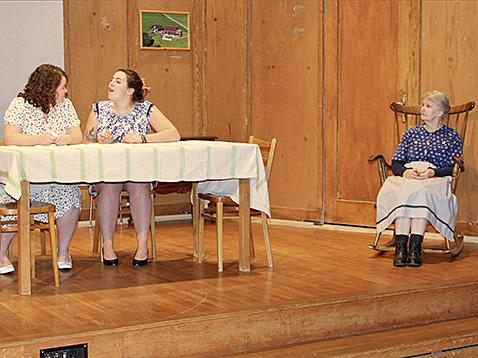 Unterhaltung und Theater der Trachtengruppe Oberburg