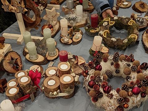 Beliebter Weihnachtsmarkt im Schlosshof