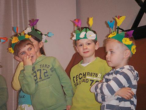 Fröhliches Frühlingsfest im Kindergarten