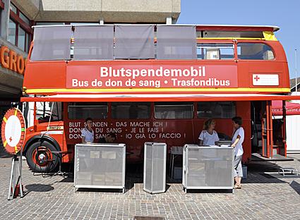 Blutspenden mal anders – im Blutspendemobil - Das Bild wird blockiert. – Möglicherweise durch einen aktiven Adblocker.
