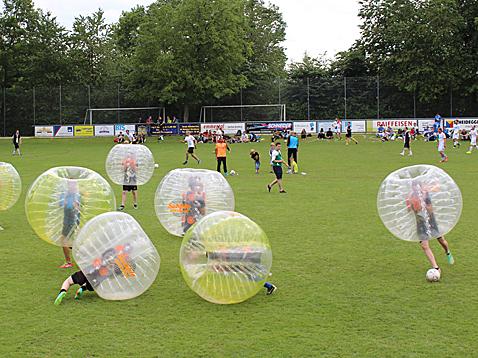 Grümpel- und Bubble-Soccer-Turnier - Das Bild wird blockiert. – Möglicherweise durch einen aktiven Adblocker.