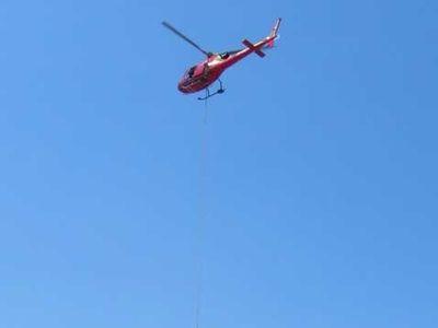 Beleuchtungskandelaber mit Helikopter eingesetzt - Das Bild wird blockiert. – Möglicherweise durch einen aktiven Adblocker.