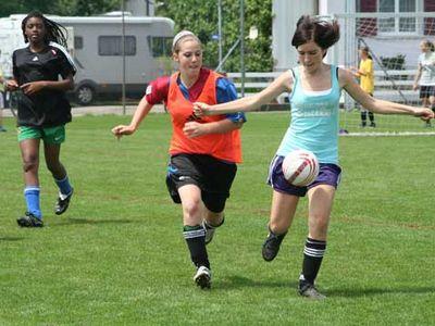 15 Frauenteams zeigten attraktiven Fussball - Das Bild wird blockiert. – Möglicherweise durch einen aktiven Adblocker.