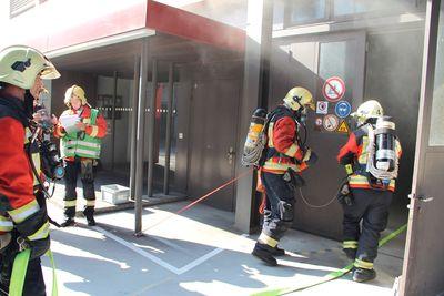 Feuerwehr Burgdorf erprobt den Ernstfall - Das Bild wird blockiert. – Möglicherweise durch einen aktiven Adblocker.