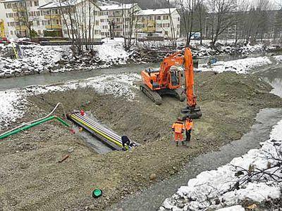 Spektakuläre Baustelle mit Flussumleitung - Das Bild wird blockiert. – Möglicherweise durch einen aktiven Adblocker.